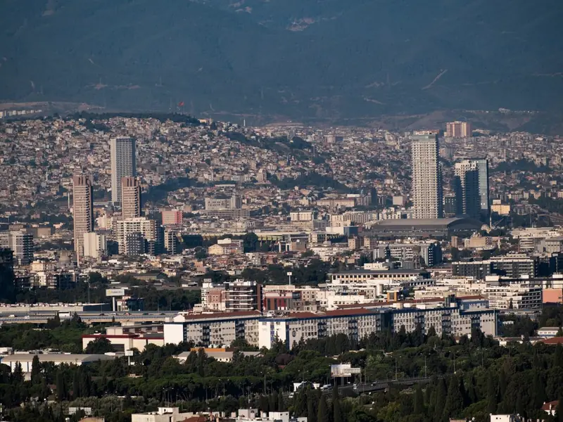 Bornova ilçesinde İzmir Mobil Lastik yerinde lastik servisi