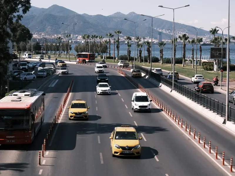 Gaziemir ilçesinde İzmir Mobil Lastik yerinde lastik servisi