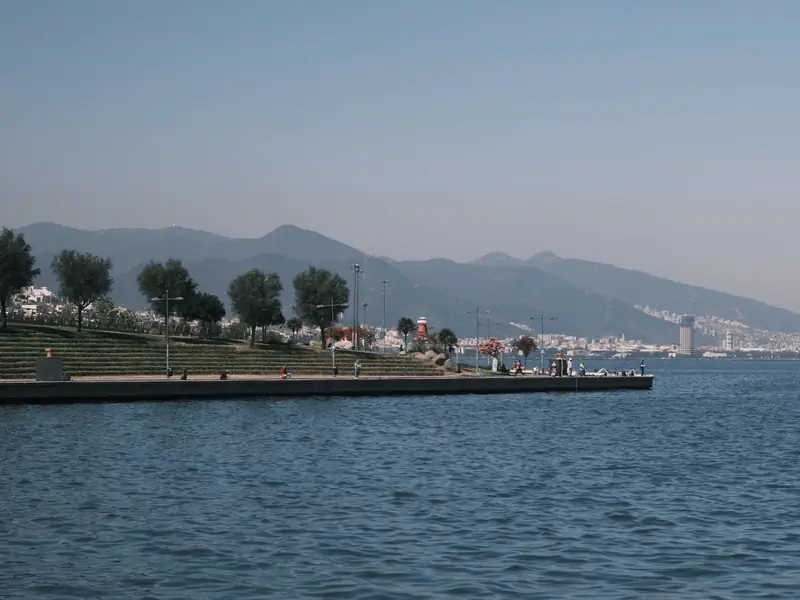 Karşıyaka ilçesinde İzmir Mobil Lastik yerinde lastik servisi