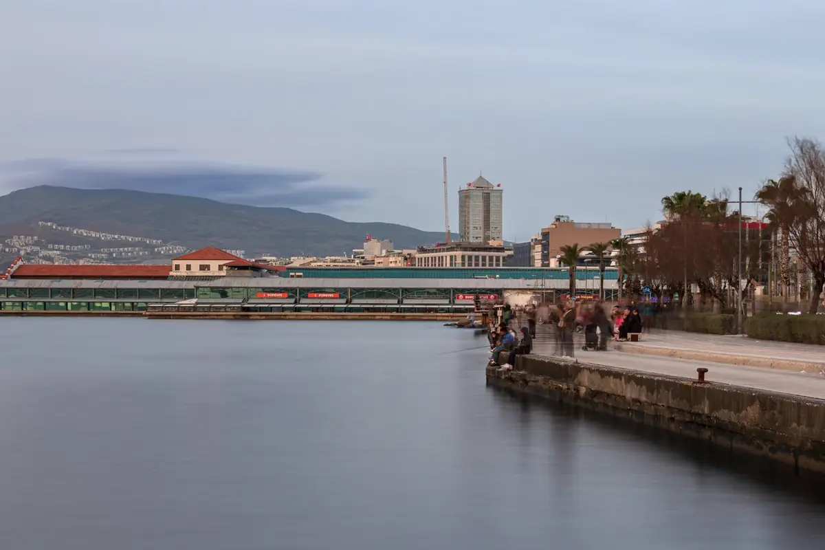 Narlıdere ilçesinde İzmir Mobil Lastik yerinde lastik servisi